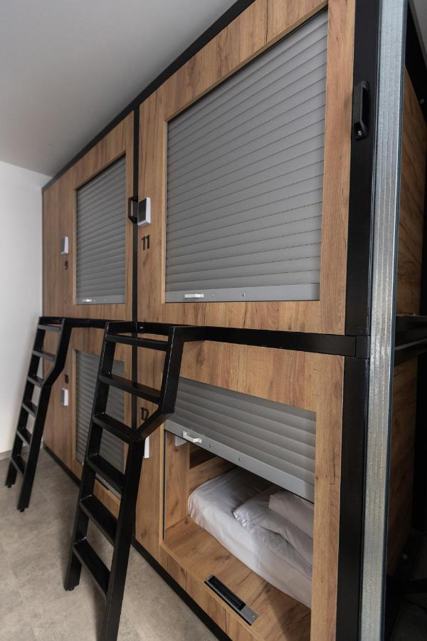 Expo Capsule Albergue *
